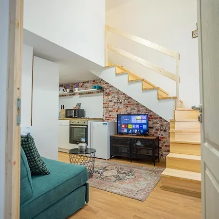 Apartamento Cosy Gallery Flat In Akacfa St. *